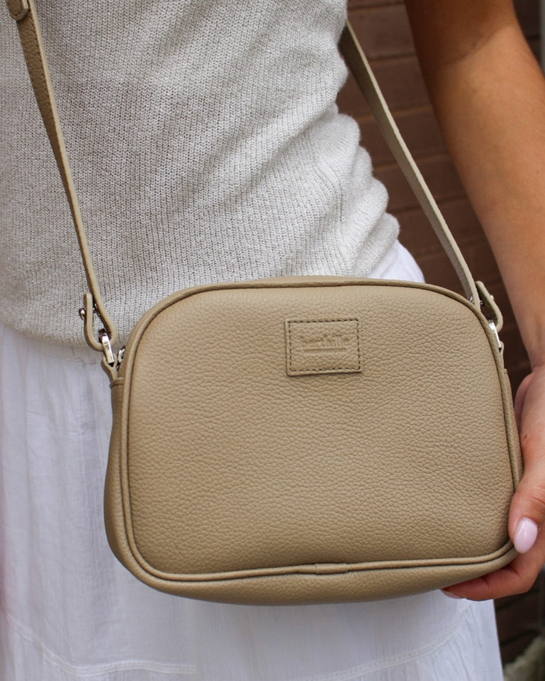 Minaudière cuir taupe doublure tannage végétal artisanale