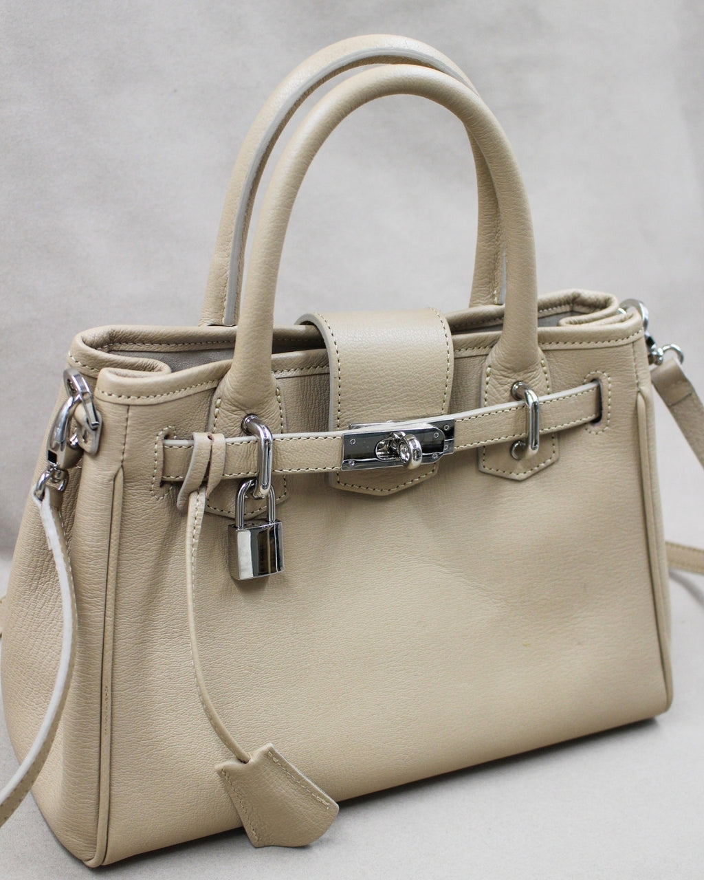 Mini sac Vendôme cuir chèvre pleine fleur tan fermoir cadenas Berthill