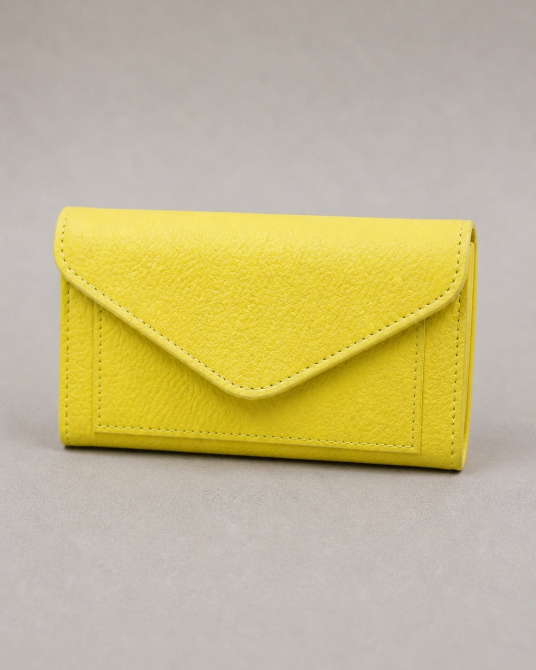Portefeuille cuir jaune clair Berthille atelier maroquinerie