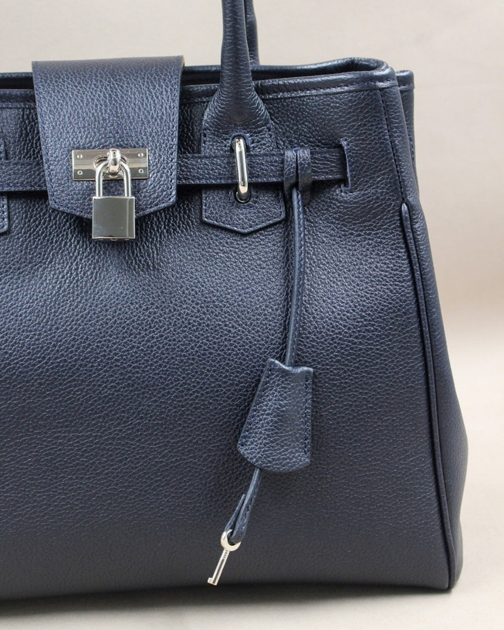 Sac Vendôme cuir grainé marine doublure velours structuré