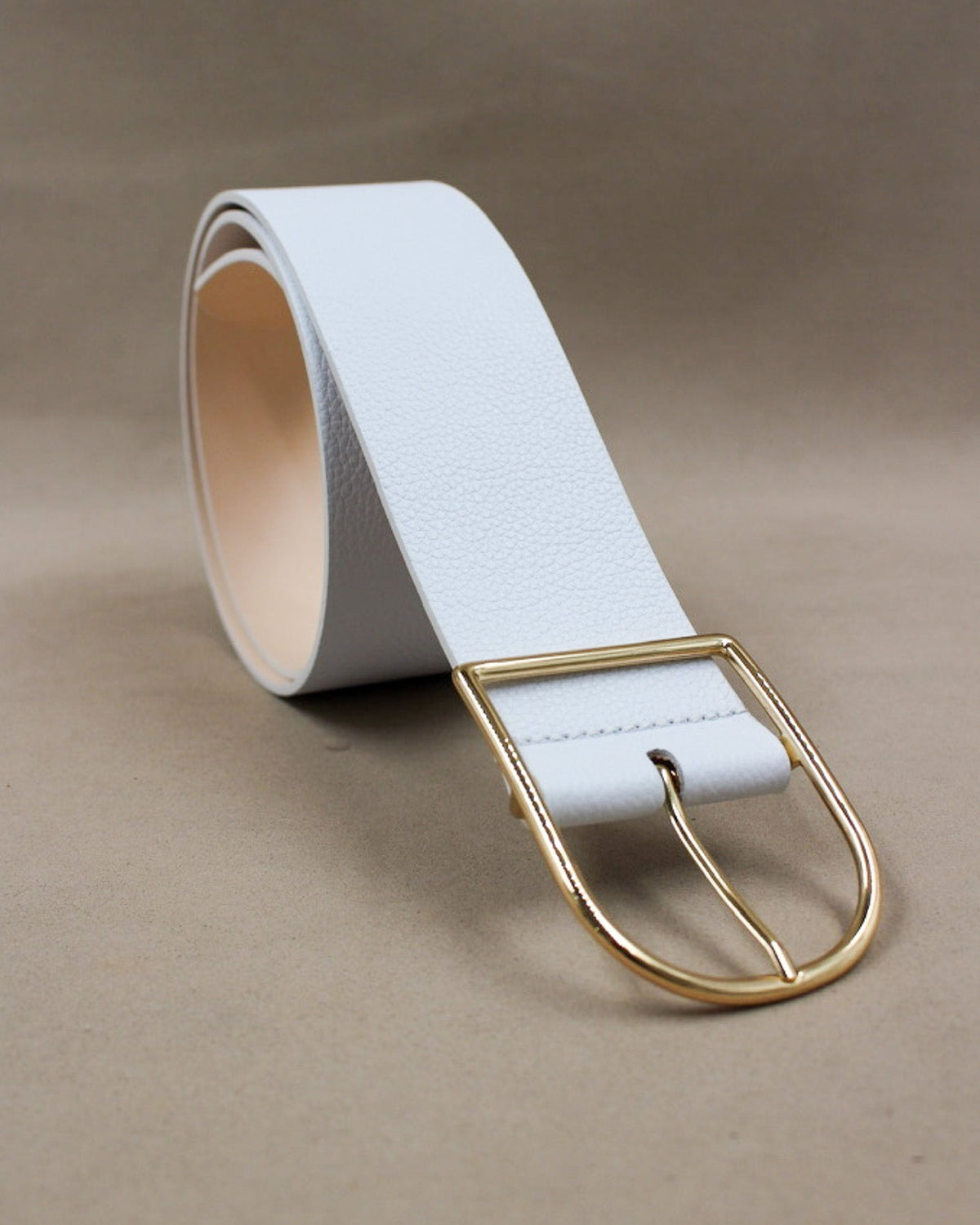 Ceinture demi-lune cuir blanc boucle dorée maroquinerie